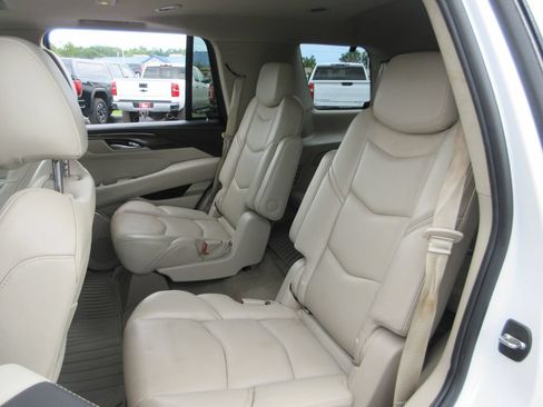 Used 2018 Cadillac Escalade Luxury w/ LPO, Radiant Package AWD/4WD image 23