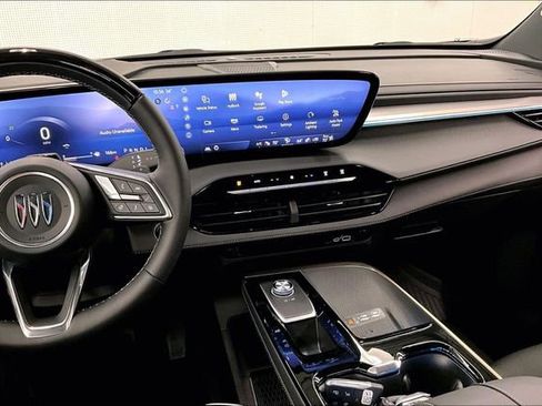 Used 2025 Buick Enclave Avenir w/ Super Cruise Package image 7