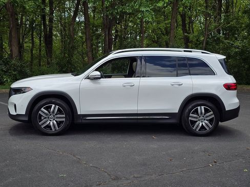 Used 2025 Mercedes-Benz EQB 300 4MATIC image 3