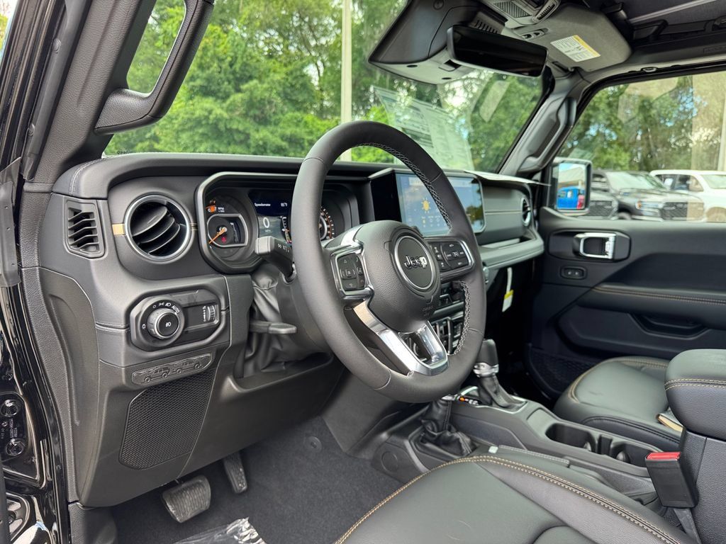 New 2025 Jeep Wrangler Unlimited Sahara AWD/4WD image 34