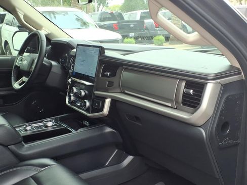 Certified 2024 Ford Expedition XLT AWD/4WD image 10