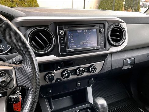 Used 2016 Toyota Tacoma SR5 image 6