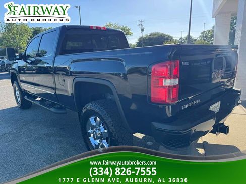Used 2017 GMC Sierra 2500 SLT w/ All Terrain HD Package image 8