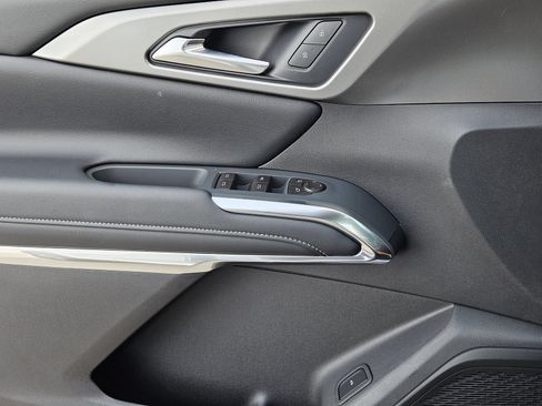New 2027 Chevrolet Traverse LT FWD image 23