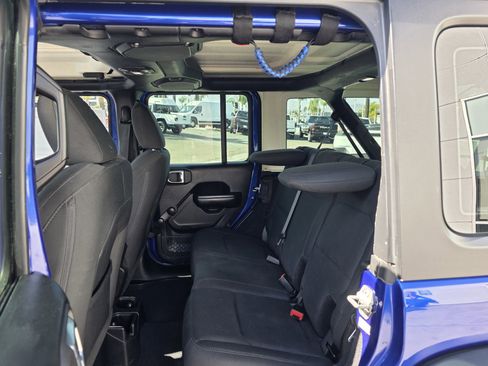 Used 2018 Jeep Wrangler Unlimited Sport AWD/4WD image 15