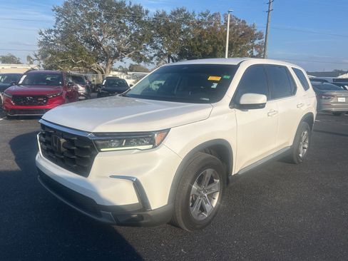 Used 2023 Honda Pilot EX-L image 3