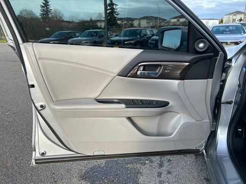 Used 2016 Honda Accord EX-L image 18