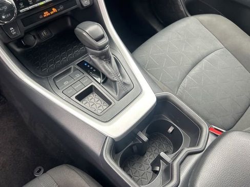 Used 2025 Toyota RAV4 XLE FWD image 28
