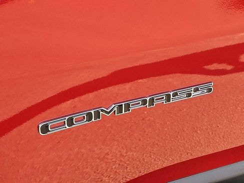 Used 2025 Jeep Compass Limited image 30