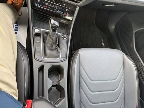 Certified 2025 Volkswagen Jetta SEL image 17