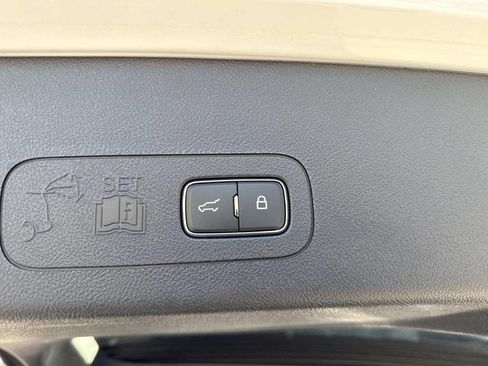 Used 2025 Lincoln Aviator Black Label AWD/4WD image 6