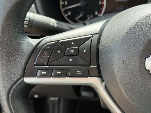 Used 2025 Nissan Altima 2.5 SV image 16