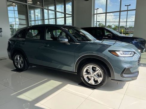 Used 2023 Honda HR-V LX image 5
