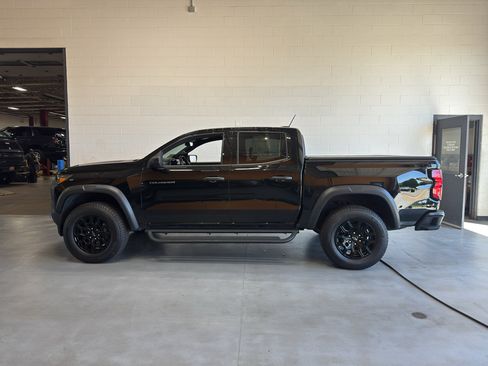 Used 2024 Chevrolet Colorado Trail Boss AWD/4WD image 2