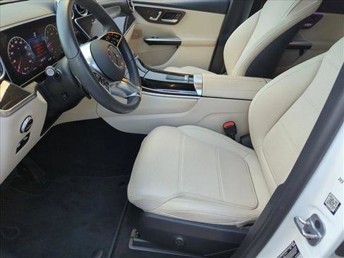 Used 2023 Mercedes-Benz GLC 300 image 12