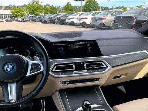 Used 2022 BMW X5 xDrive45e w/ M Sport Package AWD/4WD image 6