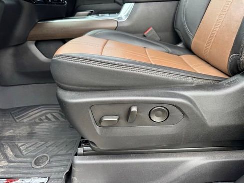 Used 2024 Chevrolet Silverado 2500 High Country w/ High Country Premium Package AWD/4WD image 14