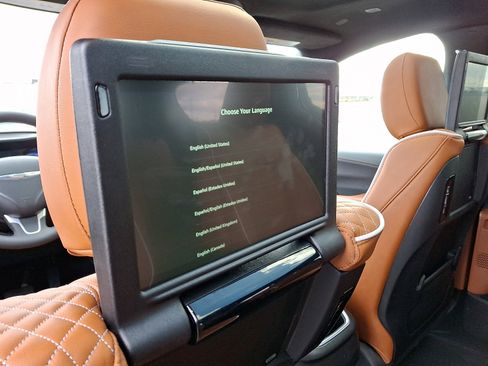 Certified 2024 Chrysler Pacifica Pinnacle w/ Trailer Tow Group image 29