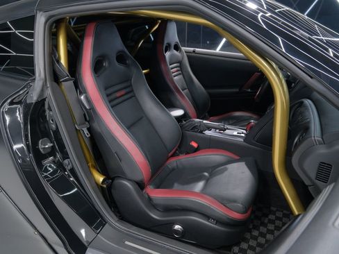 Used 2015 Nissan GT-R Black Edition image 34