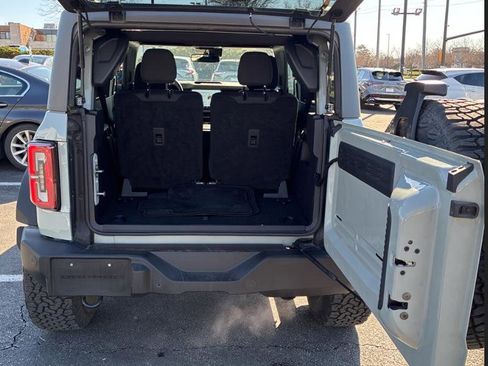 Used 2022 Ford Bronco Wildtrak image 12