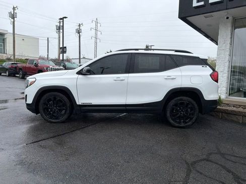 Used 2020 GMC Terrain SLE w/ Driver Convenience Package AWD/4WD image 2