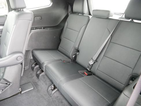 Certified 2025 Buick Enclave Preferred image 35