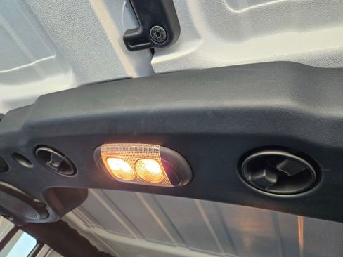 Used 2012 Jeep Wrangler Unlimited Sahara image 29