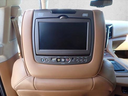 Used 2016 Cadillac Escalade ESV Platinum image 11