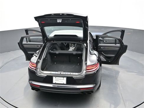 Used 2017 Porsche Panamera Turbo image 27