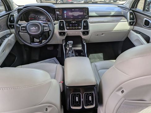 Certified 2023 Kia Sorento X-Line EX AWD/4WD image 16