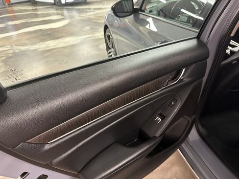 Used 2021 Honda Accord Touring image 27