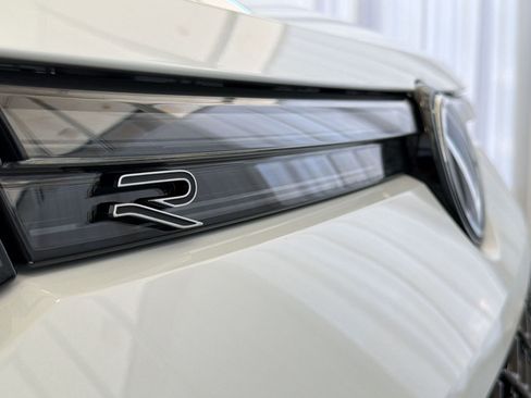 New 2026 Volkswagen Tiguan SE R-Line FWD image 37