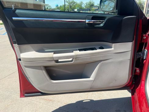 Used 2007 Chrysler 300 Touring L RWD image 6