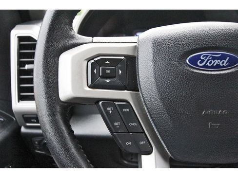 Used 2019 Ford F150 Lariat RWD image 16