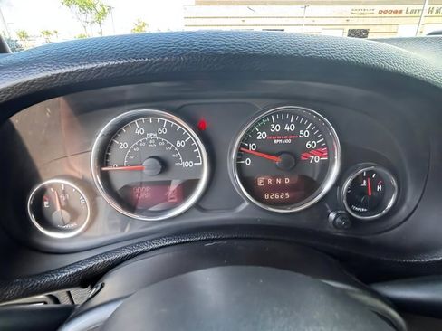Used 2014 Jeep Wrangler Unlimited Rubicon AWD/4WD image 13