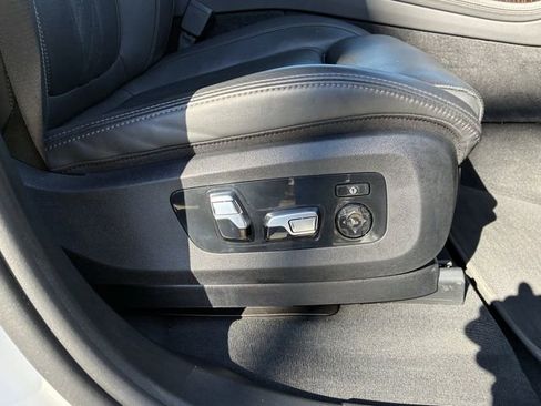 Used 2025 BMW X7 xDrive40i image 42