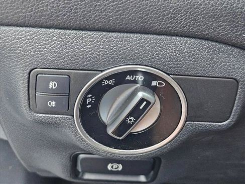 Used 2017 Mercedes-Benz GLA 250 4MATIC image 8