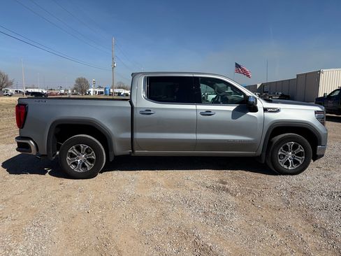 Used 2025 GMC Sierra 1500 SLT AWD/4WD image 4