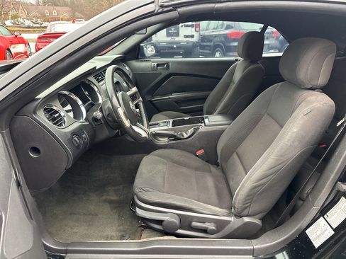 Used 2014 Ford Mustang Convertible RWD image 19