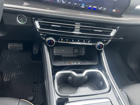 New 2026 Chevrolet Traverse High Country image 8