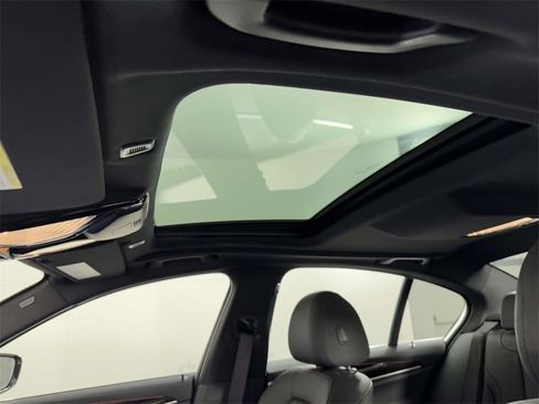 Used 2022 BMW 530i xDrive 530i xDrive w/ Convenience Package image 32