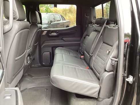 Used 2024 GMC Sierra 1500 AT4X AWD/4WD image 5