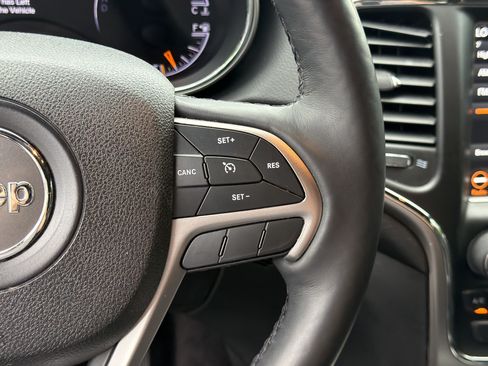 Used 2018 Jeep Grand Cherokee Altitude AWD/4WD image 31