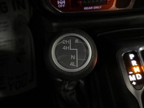 Used 2025 Jeep Wrangler Unlimited Sport AWD/4WD image 26