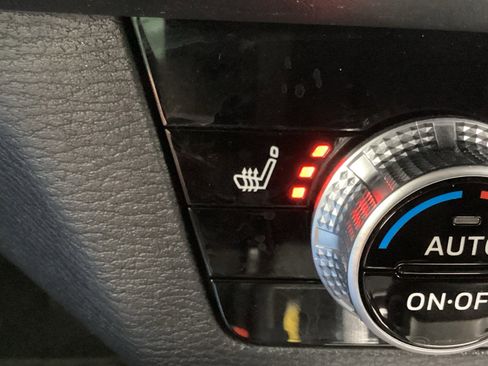 Used 2022 Mitsubishi Outlander SE image 6