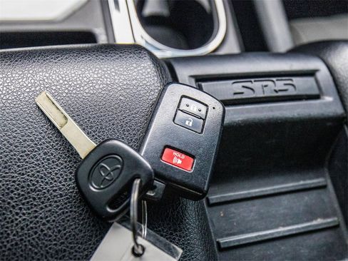 Used 2020 Toyota Tundra SR5 w/ TRD Off-Road Package image 29