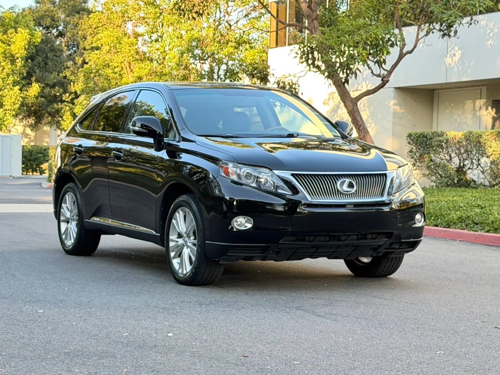 Used 2012 Lexus RX 450h FWD w/ Premium Pkg image 2