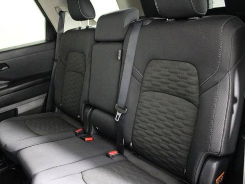 Certified 2025 Nissan Pathfinder SV FWD image 20