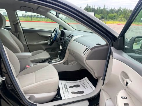 Used 2010 Toyota Corolla LE FWD image 11