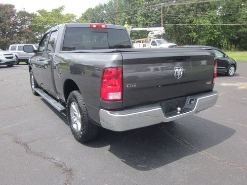 Used 2017 RAM 1500 Classic SLT RWD image 8